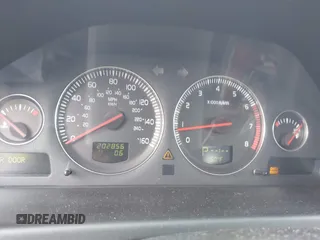 2005 Volvo V70 with VIN YV1SW592752460495, listed as a IAAI auction lot 41910539 with 202,856 mi miles. Bid and sale history available at carsss.com. Image 7.