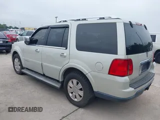 2006 Lincoln Navigator Luxury z VIN 5LMFU27536LJ11833, wystawiony jako IAAI lot #42377770 z przebiegiem 171 885 mil mil oraz . Historia ofert i sprzedaży dostępna na DreamBid. Obrazek 3.