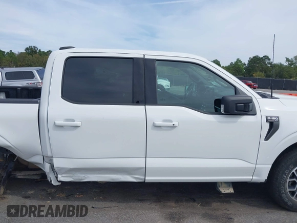 2021 Ford F-150 XL z VIN 1FTFW1E86MFC44784, wystawiony jako IAAI lot #40562636 z przebiegiem 56 427 mil mil oraz . Historia ofert i sprzedaży dostępna na DreamBid. Obrazek 13.