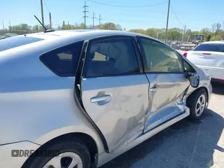 2015 Toyota Prius Four with VIN JTDKN3DUXF0428837, listed as a IAAI auction lot 41848140 with 70,597 mi miles. Bid and sale history available at carsss.com. Image 6.