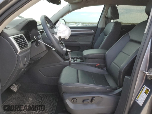 2022 Volkswagen Atlas SE z VIN 1V2KR2CA1NC561102, wystawiony jako Copart lot #49273605 z przebiegiem 43 983 mil mil oraz Szkoda całkowita • Salvage title. Historia ofert i sprzedaży dostępna na DreamBid. Obrazek 7.