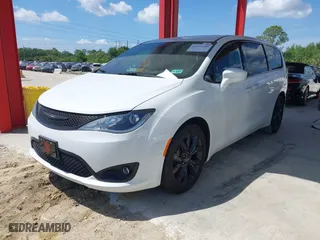 2018 Chrysler Pacifica Touring Plus with VIN 2C4RC1FG4JR358444, listed as a IAAI auction lot 41925349 with 64,196 mi miles. Bid and sale history available at carsss.com. Image 17.