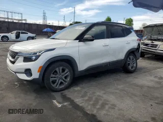 2021 Kia Seltos S z VIN KNDEU2AA2M7075888, wystawiony jako Copart lot #52434215 z przebiegiem 127 154 mil mil oraz Szkoda całkowita • Salvage title. Historia ofert i sprzedaży dostępna na DreamBid. Obrazek 1.