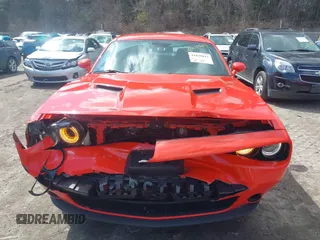2019 Dodge Challenger SXT z VIN 2C3CDZGG8KH684646, wystawiony jako IAAI lot #41839611 z przebiegiem 113 962 mil mil oraz . Historia ofert i sprzedaży dostępna na DreamBid. Obrazek 12.