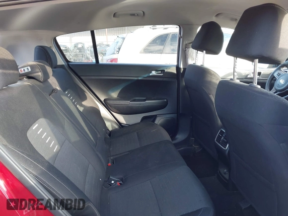2018 Kia Sportage LX z VIN KNDPMCAC8J7360591, wystawiony jako IAAI lot #38685134 z przebiegiem 95 649 mil mil oraz . Historia ofert i sprzedaży dostępna na DreamBid. Obrazek 8.