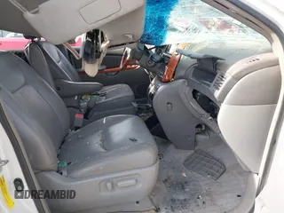 2008 Toyota Sienna XLE with VIN 5TDZK22C48S149718, listed as a IAAI auction lot 41473363 with 1 mi miles. Bid and sale history available at carsss.com. Image 5.