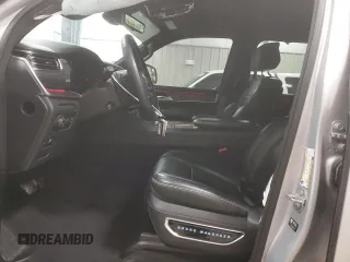 2023 Jeep Grand Wagoneer Series II с VIN 1C4SJSFP2PS556878, выставлен на аукционе Copart как лот 83029574 с пробегом 34 592 миль миль и Списание • Salvage title. История ставок и продаж доступна на DreamBid. Изображение 7.