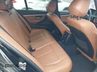 2016 BMW 3 Series 328i z VIN WBA8E9G53GNT85106, wystawiony jako IAAI lot #42038571 z przebiegiem 133 184 mil mil oraz . Historia ofert i sprzedaży dostępna na DreamBid. Obrazek 8.
