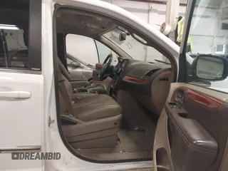 2014 Chrysler Town & Country Touring with VIN 2C4RC1BG5ER133350, listed as a IAAI auction lot 41967437 with 227,994 mi miles. Bid and sale history available at carsss.com. Image 5.
