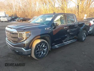 2023 GMC Sierra 1500 SLT z VIN 3GTUUDE89PG263119, wystawiony jako IAAI lot #41455629 z przebiegiem 25 629 mil mil oraz . Historia ofert i sprzedaży dostępna na DreamBid. Obrazek 17.