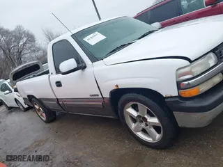 2000 Chevrolet Silverado 1500 with VIN 1GCEC14W0YE199633, listed as a IAAI auction lot 41465837 with 241,159 mi miles. Bid and sale history available at carsss.com. Image 14.