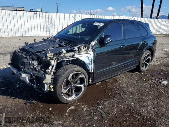 2022 Bentley Bentayga V8 z VIN SJAAM2ZV6NC016276, wystawiony jako Copart lot #39583644 z przebiegiem 5412 mil mil oraz . Historia ofert i sprzedaży dostępna na DreamBid. Obrazek 1.
