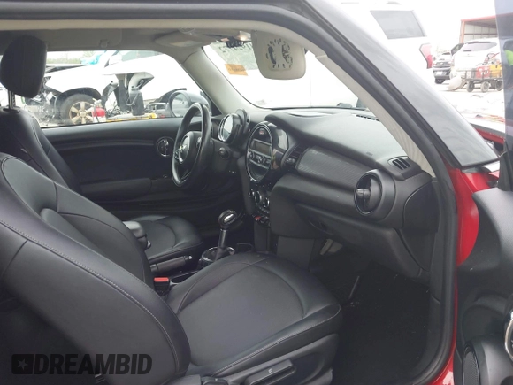2015 MINI Hardtop with VIN WMWXM5C57F3A57729, listed as a IAAI auction lot 41924772 with 123,040 mi miles and . Bid and sale history available at DreamBid. Image 5.