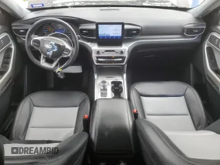 2022 Ford Explorer XLT with VIN 1FMSK7DH6NGA63920, listed as a Copart auction lot 51870815 with 30,619 mi miles and Salvage Title. Bid and sale history available at carsss.com. Image 8.
