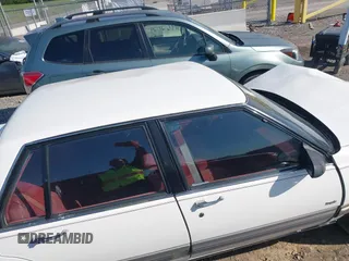 1990 Oldsmobile Delta z VIN 1G3HN54C1L1808457, wystawiony jako IAAI lot #41978123 z przebiegiem 146 383 mil mil oraz . Historia ofert i sprzedaży dostępna na DreamBid. Obrazek 12.