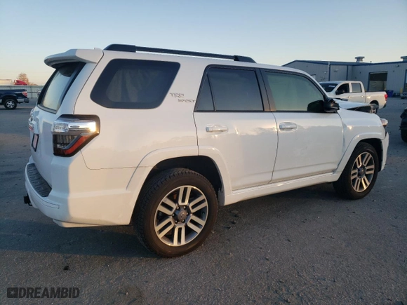2024 Toyota 4Runner TRD Sport with VIN JTEAU5JR2R5305577, listed as a Copart auction lot 83176004 with 19,191 mi miles and Salvage Title. Bid and sale history available at carsss.com. Image 3.