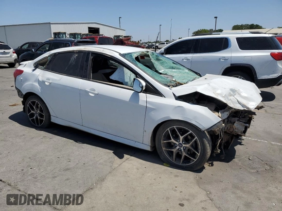 2016 Ford Focus SE with VIN 1FADP3F24GL282620, listed as a Copart auction lot 60744055 with 137,958 mi miles and Non repairable. Bid and sale history available at DreamBid. Image 4.