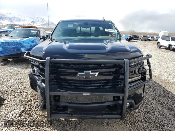 2021 Chevrolet Silverado 1500 RST with VIN 3GCUYEETXMG242080, listed as a Copart auction lot 49349025 with 19,013 mi miles and Salvage Title. Bid and sale history available at carsss.com. Image 5.