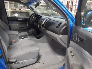2008 Toyota Tacoma z VIN 5TELU42N18Z559778, wystawiony jako IAAI lot #42049220 z przebiegiem 237 385 mil mil oraz . Historia ofert i sprzedaży dostępna na DreamBid. Obrazek 5.