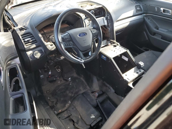 2017 Ford Police Interceptor Utility z VIN 1FM5K8AR6HGE01207, wystawiony jako Copart lot #53528715 z przebiegiem Nie podano mil oraz Czysty tytuł • Clean title. Historia ofert i sprzedaży dostępna na DreamBid. Obrazek 8.