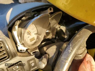 2003 Toyota MR2 z VIN JTDFR320X30066154, wystawiony jako Copart lot #88558225 z przebiegiem Nie podano mil oraz Szkoda całkowita • Salvage title. Historia ofert i sprzedaży dostępna na DreamBid. Obrazek 9.