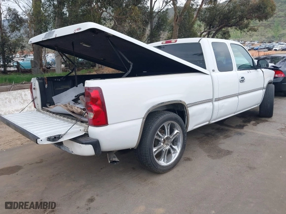 2003 Chevrolet Silverado 1500 LS with VIN 2GCEC19X931162981, listed as a IAAI auction lot 41885134 with 168,962 mi miles. Bid and sale history available at carsss.com. Image 4.