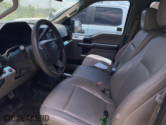 2018 Ford F-150 XL z VIN 1FTEW1C50JKF63086, wystawiony jako IAAI lot #42698450 z przebiegiem 146 235 mil mil oraz . Historia ofert i sprzedaży dostępna na DreamBid. Obrazek 5.