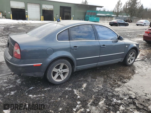 2004 Volkswagen Passat GLX with VIN WVWRH63B94P106041, listed as a Copart auction lot 45535185 with 205,883 mi miles and Salvage title. Bid and sale history available at DreamBid. Image 3.