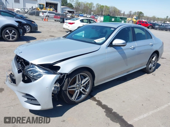 2018 Mercedes-Benz E-Class E 300 with VIN WDDZF4JB0JA472648, listed as a IAAI auction lot 41843995 with 128,590 mi miles. Bid and sale history available at carsss.com. Image 17.
