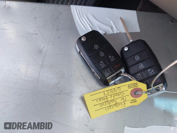 2016 Kia Sedona LX with VIN KNDMB5C1XG6094649, listed as a IAAI auction lot 41883433 with 120,038 mi miles. Bid and sale history available at carsss.com. Image 11.