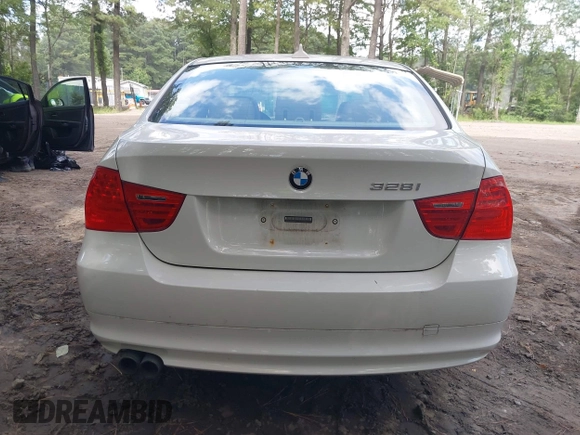 2011 BMW 3 Series 328i xDrive with VIN WBAPK5C50BA655878, listed as a IAAI auction lot 42780068 with 95,950 mi miles and . Bid and sale history available at DreamBid. Image 12.