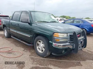 2005 GMC Sierra 1500 SLE z VIN 2GTEC13T451292207, wystawiony jako IAAI lot #42099007 z przebiegiem 225 446 mil mil oraz . Historia ofert i sprzedaży dostępna na DreamBid. Obrazek 1.