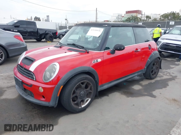 2005 MINI Hardtop S with VIN WMWRE33575TL12045, listed as a IAAI auction lot 42110930 with 192,964 mi miles and . Bid and sale history available at DreamBid. Image 2.