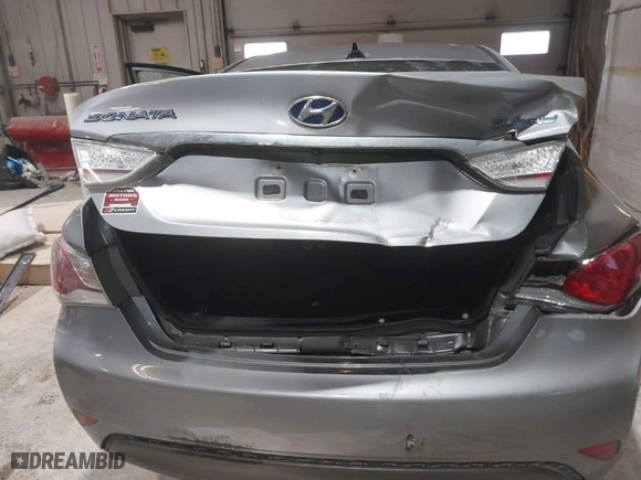 2014 Hyundai Sonata Hybrid with VIN KMHEC4A44EA117566, listed as a IAAI auction lot 41245129 with 95,218 mi miles. Bid and sale history available at carsss.com. Image 6.