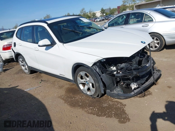 2013 BMW X1 28i with VIN WBAVM1C52DVW45195, listed as a IAAI auction lot 41964903 with 1 mi miles. Bid and sale history available at carsss.com. Image 1.