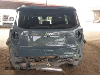 2018 Jeep Renegade Latitude with VIN ZACCJABB5JPJ26670, listed as a IAAI auction lot 41916152 with 76,193 mi miles. Bid and sale history available at carsss.com. Image 6.