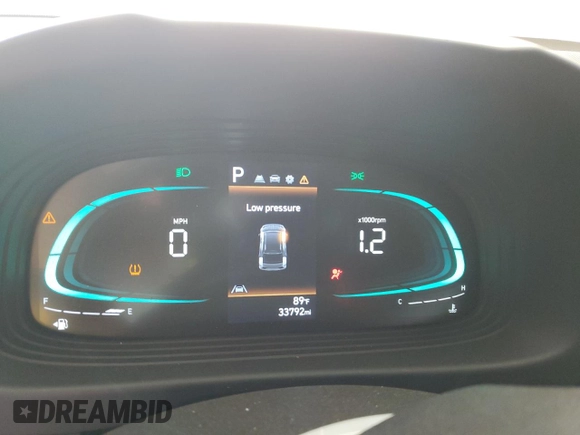 2024 Hyundai Venue SEL with VIN KMHRC8A35RU285446, listed as a Copart auction lot 51010505 with 33,792 mi miles and Salvage Title. Bid and sale history available at DreamBid. Image 9.