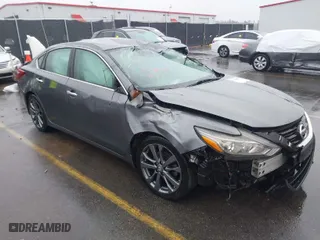 2018 Nissan Altima 2.5 SL with VIN 1N4AL3AP7JC261043, listed as a IAAI auction lot 41508905 with 186,507 mi miles. Bid and sale history available at carsss.com. Image 1.