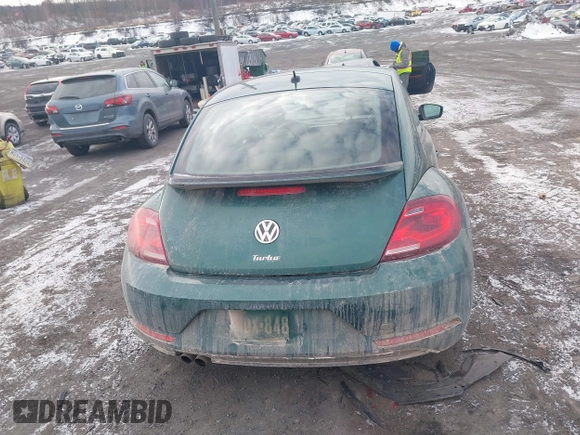 2018 Volkswagen Beetle S z VIN 3VWFD7AT7JM714915, wystawiony jako IAAI lot #41416623 z przebiegiem 49 134 mil mil oraz . Historia ofert i sprzedaży dostępna na DreamBid. Obrazek 16.