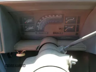 1989 GMC Safari z VIN 1GTCM15Z0KB507910, wystawiony jako Copart lot #53615555 z przebiegiem 64 389 mil mil oraz Szkody całkowita. Historia ofert i sprzedaży dostępna na DreamBid. Obrazek 9.
