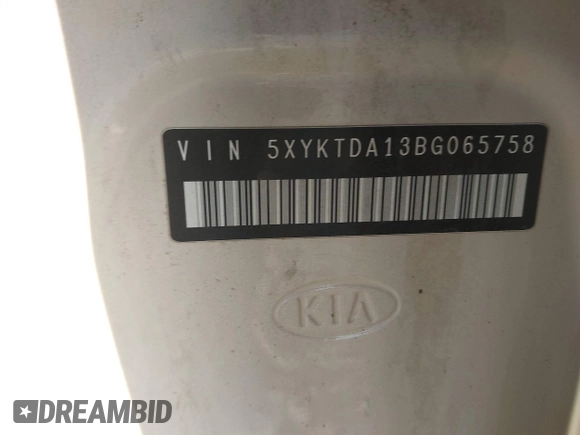 2011 Kia Sorento LX with VIN 5XYKTDA13BG065758, listed as a IAAI auction lot 41995416 with 121,500 mi miles and . Bid and sale history available at carsss.com. Image 9.