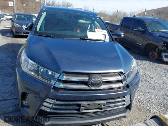 2018 Toyota Highlander Limited z VIN 5TDDZRFH2JS811211, wystawiony jako IAAI lot #41520910 z przebiegiem 153 401 mil mil oraz . Historia ofert i sprzedaży dostępna na DreamBid. Obrazek 11.
