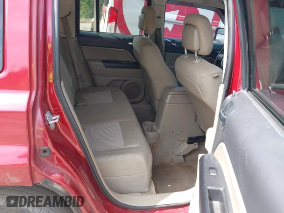 2014 Jeep Patriot Sport with VIN 1C4NJPBBXED617934, listed as a IAAI auction lot 42001839 with 117,306 mi miles. Bid and sale history available at carsss.com. Image 8.