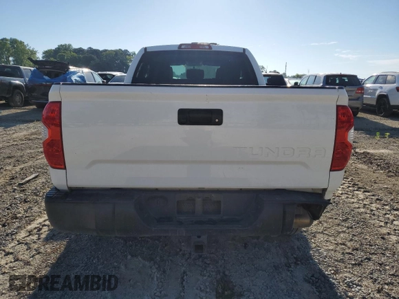 2016 Toyota Tundra SR z VIN 5TFRM5F15GX104090, wystawiony jako Copart lot #55453575 z przebiegiem 105 821 mil mil oraz Szkoda całkowita • Salvage title. Historia ofert i sprzedaży dostępna na DreamBid. Obrazek 6.