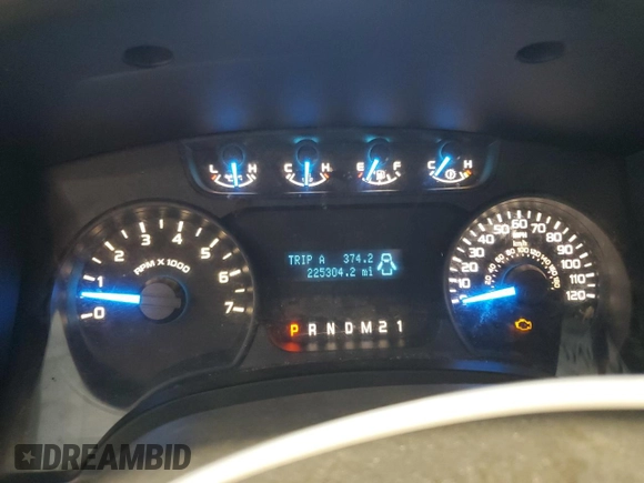 2014 Ford F-150 XL with VIN 1FTFX1CF5EKG53320, listed as a Copart auction lot 62101385 with 225,304 mi miles and Clean title. Bid and sale history available at DreamBid. Image 9.