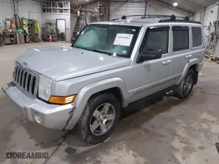 2010 Jeep Commander Sport with VIN 1J4RG4GK9AC127258, listed as a IAAI auction lot 41844062 with NaN miles. Bid and sale history available at carsss.com. Image 2.