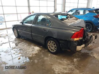 2004 Volvo S60 с VIN YV1RS61T842344192, выставлен на аукционе IAAI как лот 41278520 с пробегом Не указан миль и . История ставок и продаж доступна на DreamBid. Изображение 3.