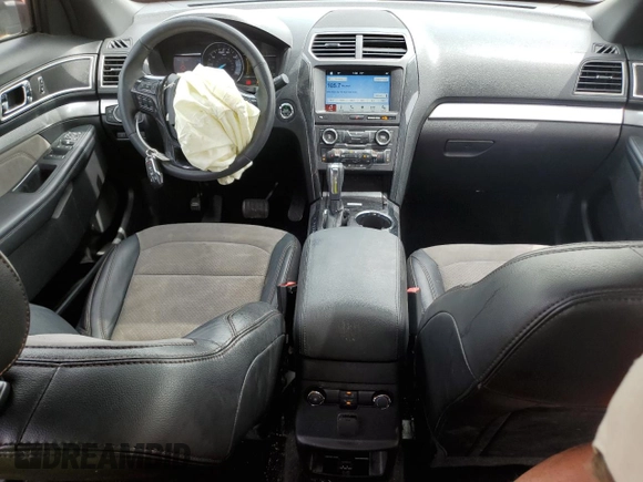 2017 Ford Explorer XLT with VIN 1FM5K7D81HGD62121, listed as a Copart auction lot 53132825 with 63,050 mi miles and Salvage title. Bid and sale history available at DreamBid. Image 8.