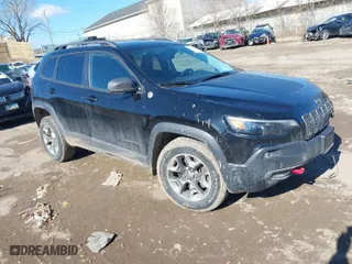 2019 Jeep Cherokee Trailhawk with VIN 1C4PJMBX6KD399568, listed as a IAAI auction lot 41645861 with NaN miles. Bid and sale history available at carsss.com. Image 1.