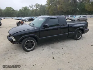 2000 GMC Sonoma SLS w/1SR Pkg with VIN 1GTCS1959Y8302590, listed as a Copart auction lot 49321645 with 177,068 mi miles and Salvage Title. Bid and sale history available at carsss.com. Image 1.